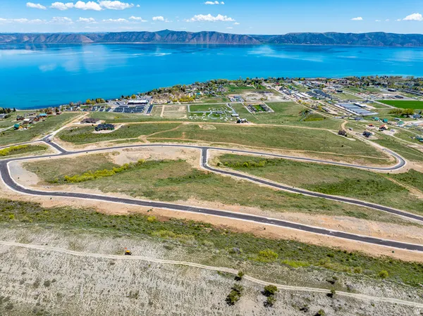 $300,000 | 460 West Lakeview Circle, Unit 31, Garden City, UT 84028