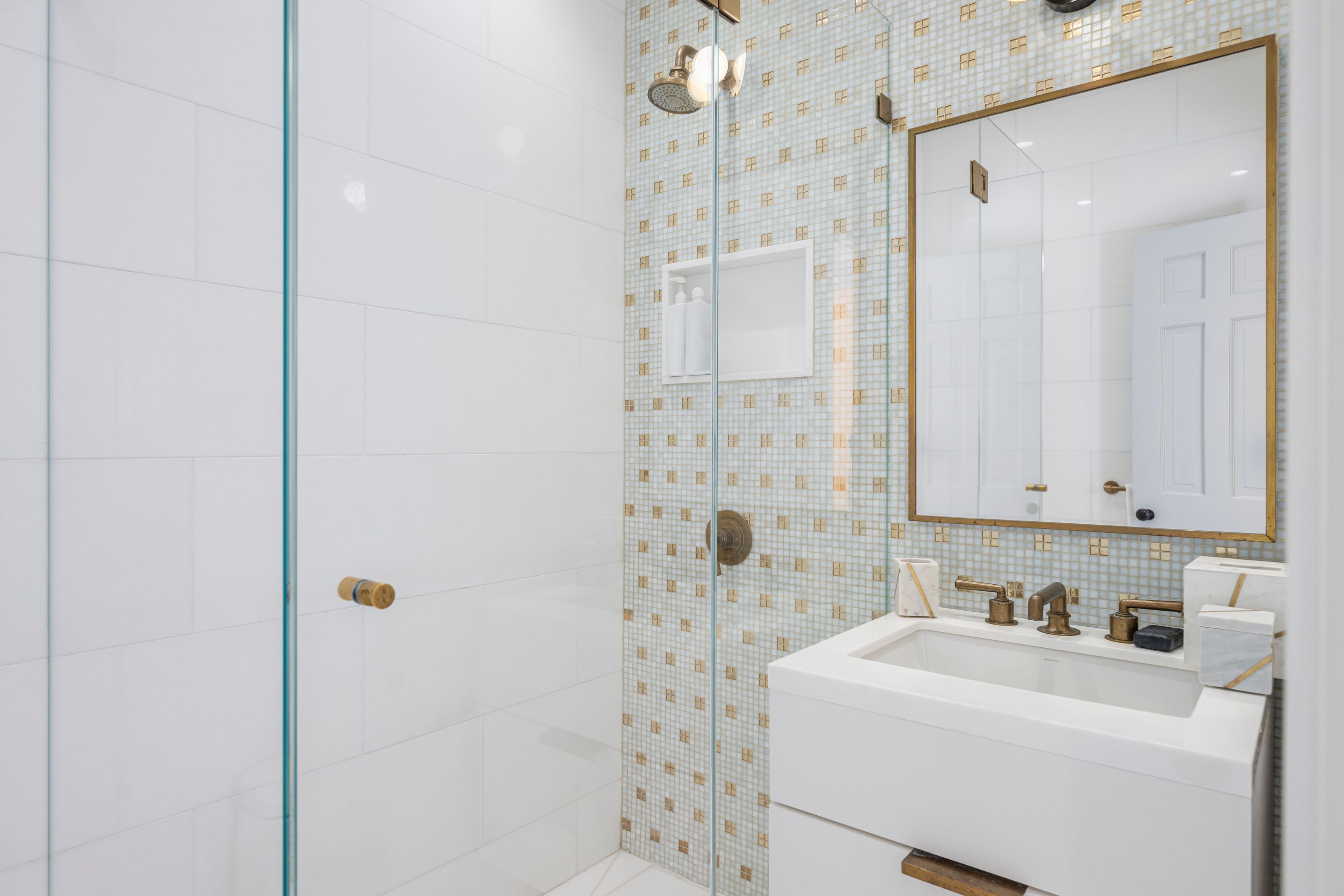 1 Mecox Field Lane Bridgehampton, NY 11932 - Photo 20 of 27 Full Bathroom