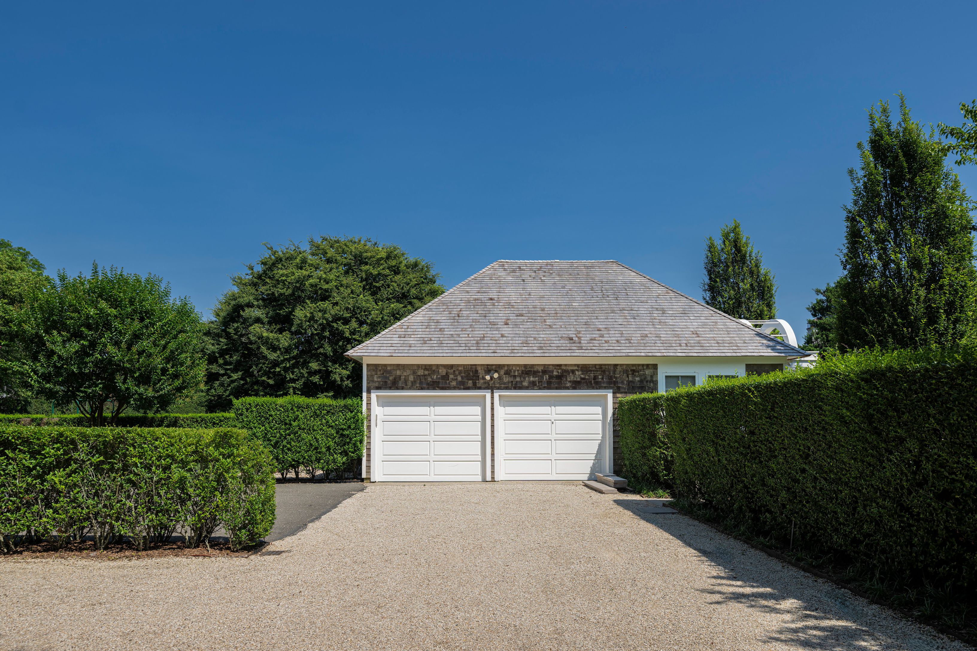 1 Mecox Field Lane Bridgehampton, NY 11932 - Photo 23 of 27 Garage
