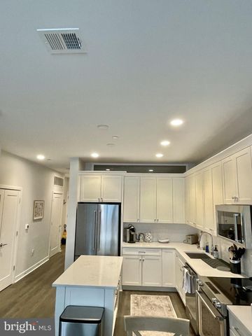 $735,000 | 141 West Street, Unit 303, Annapolis, MD 21401