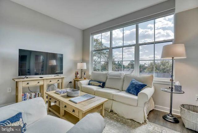 $735,000 | 141 West Street, Unit 303, Annapolis, MD 21401