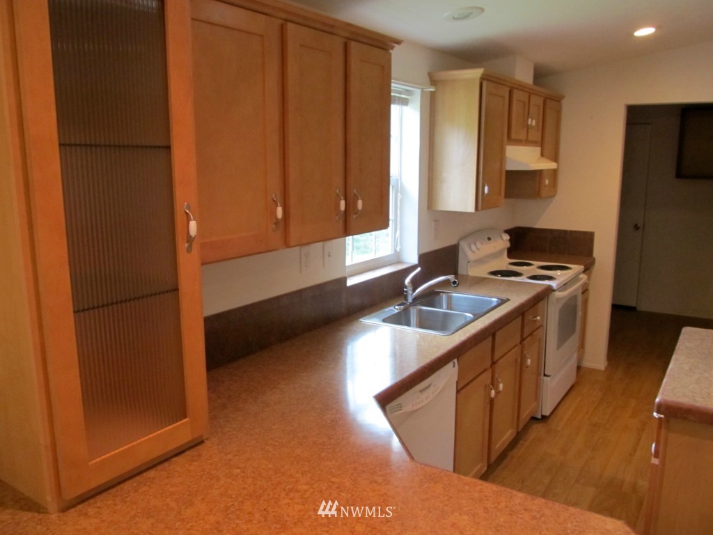 20820 Flumerfelt Road Southeast Centralia, WA 98531 - Photo 4 of 25 Gallery Image 4