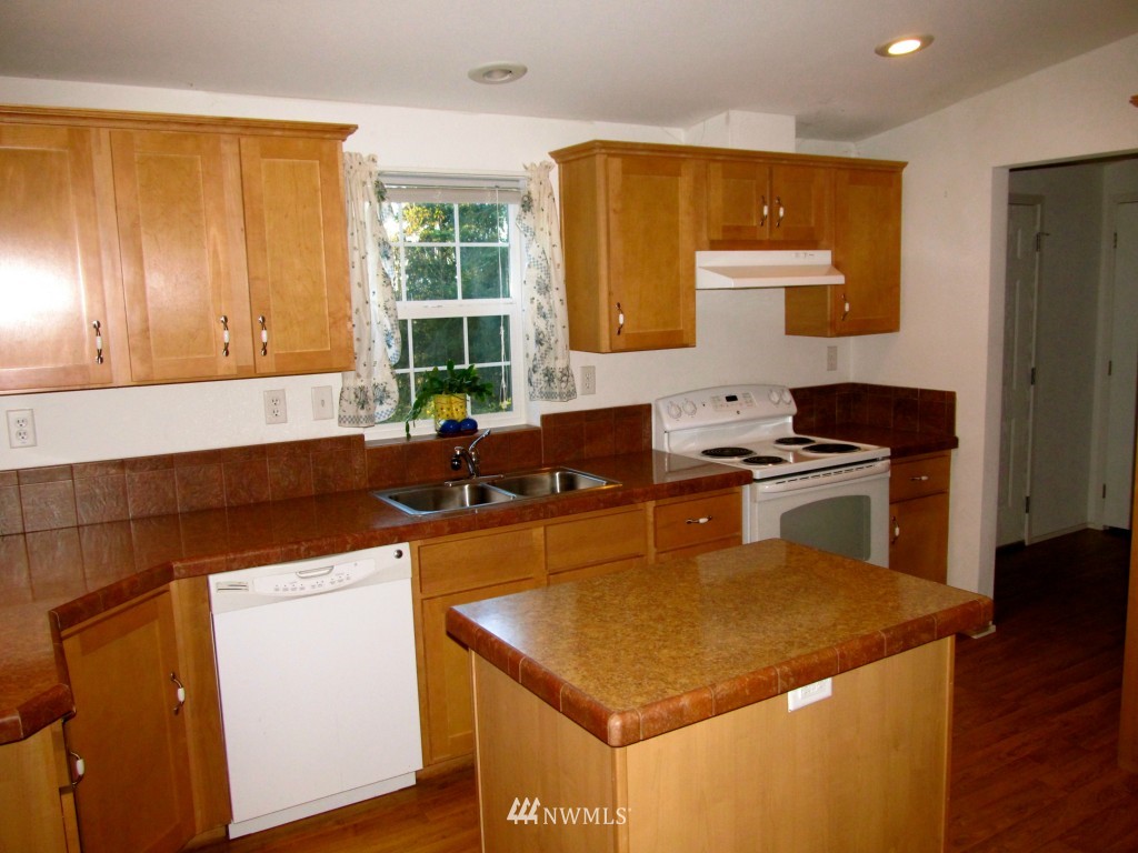 20820 Flumerfelt Road Southeast Centralia, WA 98531 - Photo 5 of 25 Gallery Image 5