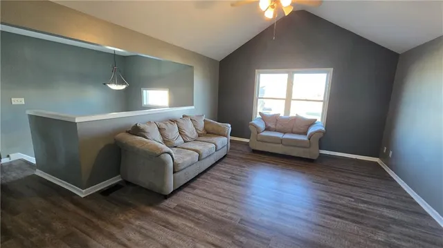 $275,000 | 909 Rosewood Drive, Cameron, MO 64429