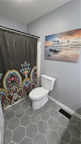 $275,000 | 909 Rosewood Drive, Cameron, MO 64429