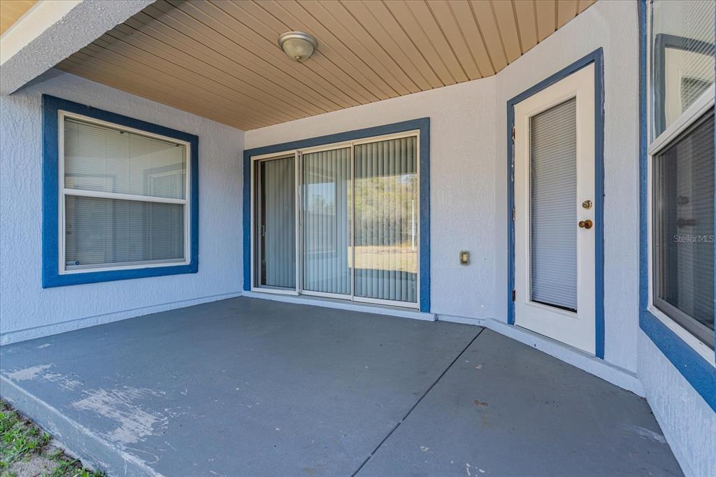 119 Spruce Road Ocala, FL 34472 - Photo 20 of 23 an empty room with windows