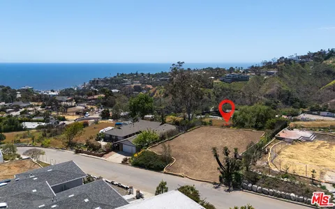 $2,495,000 | 729 Enchanted Way, Pacific Palisades, CA 90272