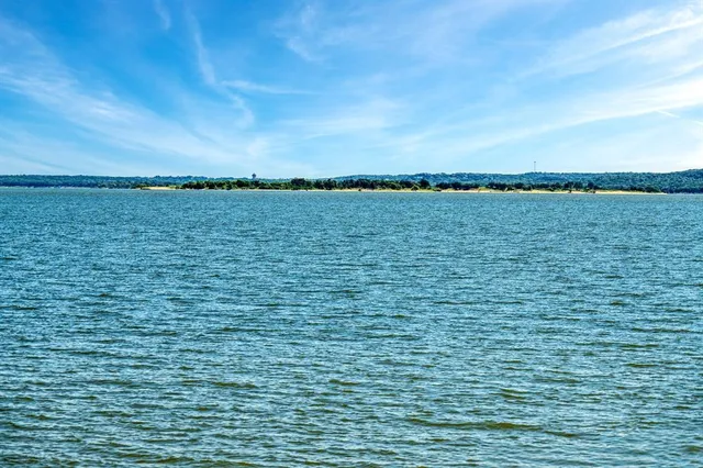 $229,500 | 241 Robin Hood Road, Gordonville, TX 76245