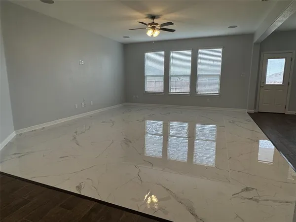 $2,280 | 2511 Allview Lane, Glenn Heights, TX 75154
