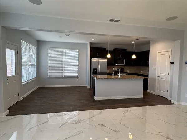 $2,280 | 2511 Allview Lane, Glenn Heights, TX 75154
