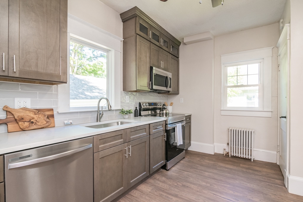 2306 Wilbraham Road Springfield, MA 01129 - Photo 2 of 34