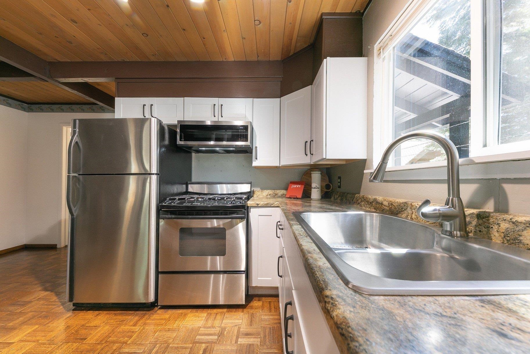 995 Holly Road Tahoe City, CA 96145 - Photo 11 of 28