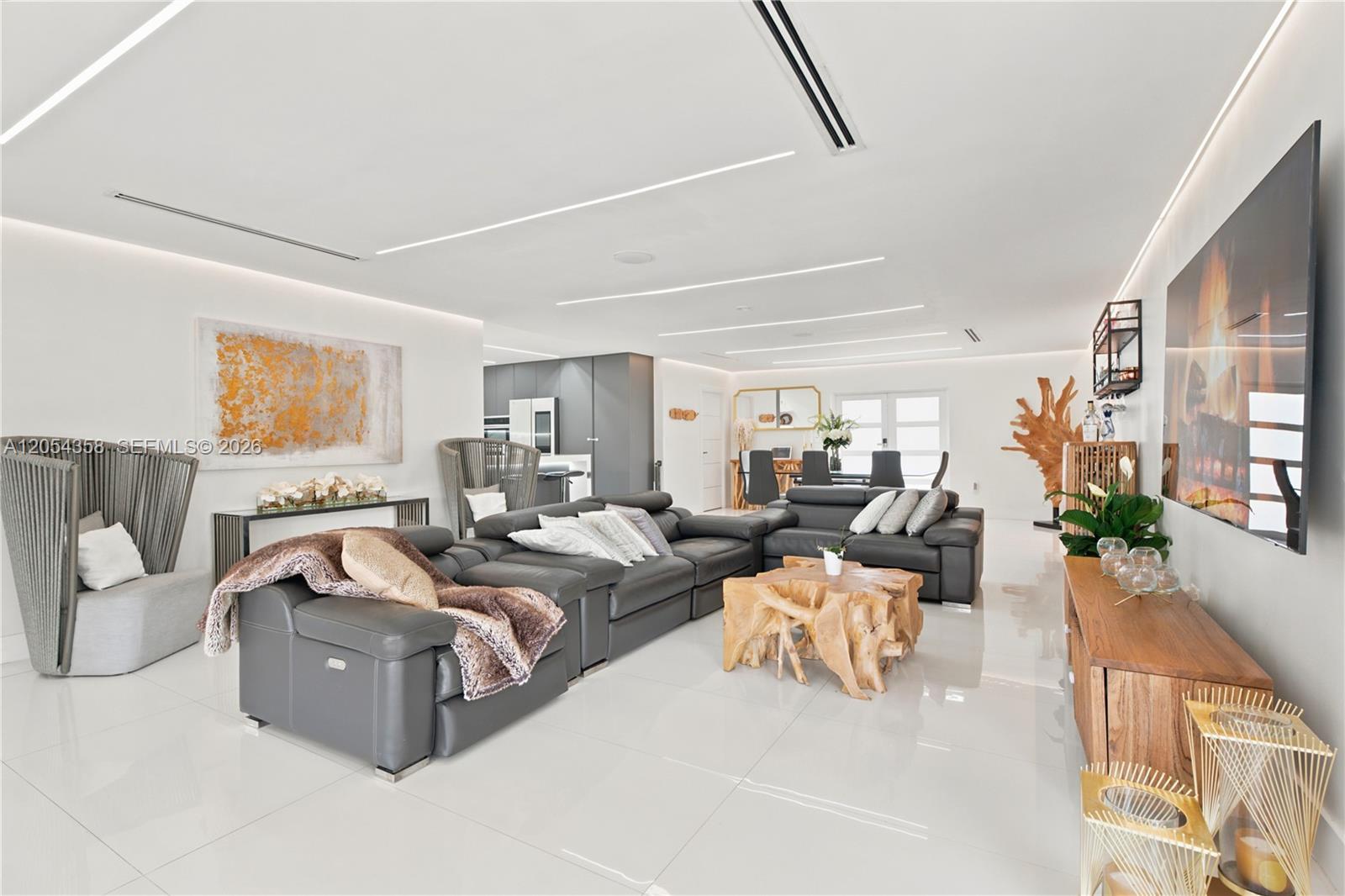 12930 Auralia Road North Miami, FL 33181 - Photo 11 of 34 Gallery Image 11