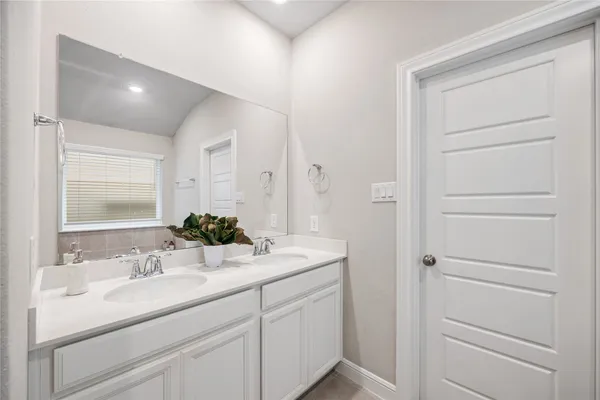 $2,300 | 4246 Pale Fox Lane, Katy, TX 77493