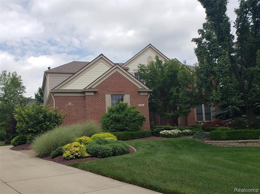 2060 Stirling Court Rochester, MI 48306 - Photo 1 of 17 Gallery Image 1