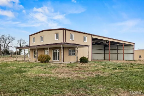 $515,000 | 20560 Normandy Drive, Lebanon, MO 65536
