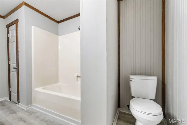 $525,000 | 20560 Normandy Drive, Lebanon, MO 65536