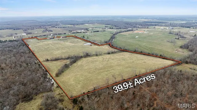 $525,000 | 20560 Normandy Drive, Lebanon, MO 65536