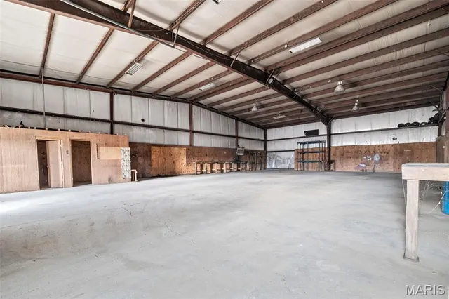 $525,000 | 20560 Normandy Drive, Lebanon, MO 65536