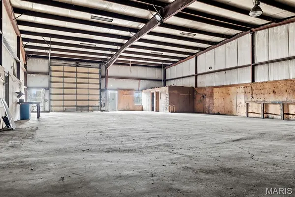 $515,000 | 20560 Normandy Drive, Lebanon, MO 65536