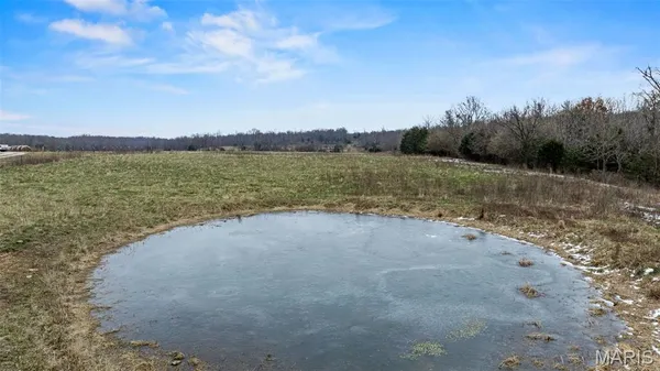 $515,000 | 20560 Normandy Drive, Lebanon, MO 65536