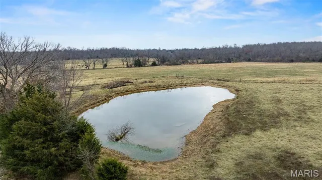 $525,000 | 20560 Normandy Drive, Lebanon, MO 65536