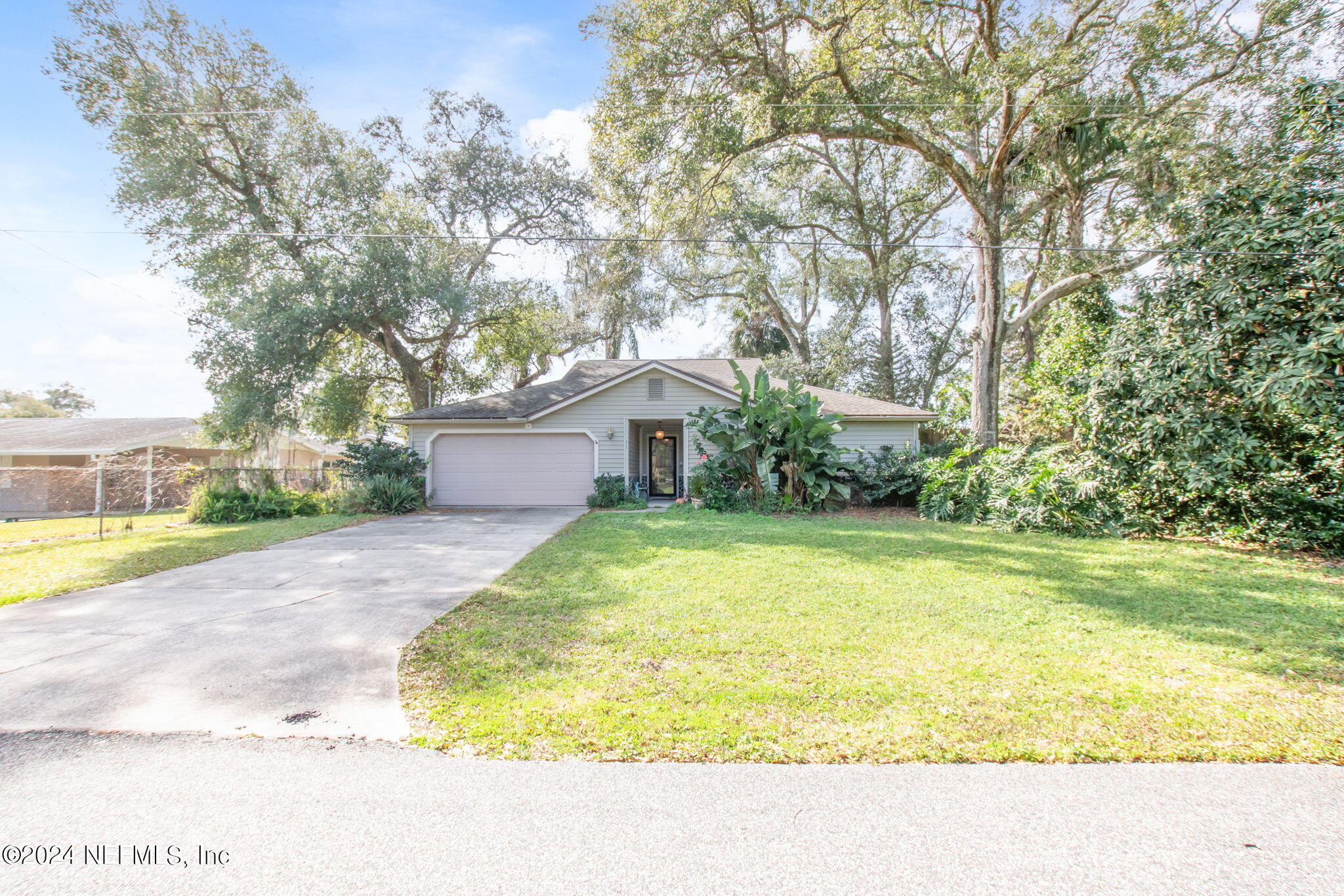 312 Linden Road St. Augustine, FL 32086 - Photo 2 of 40 a house view with a outdoor space