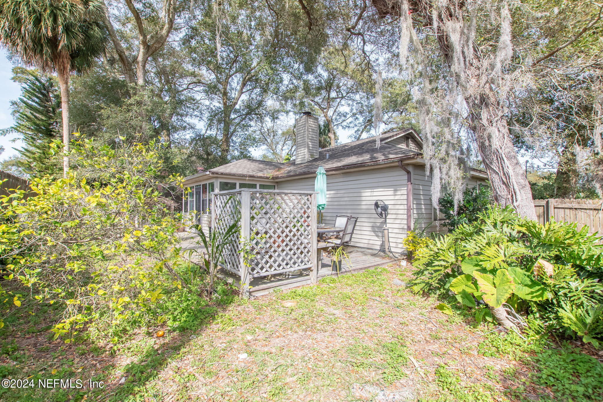 312 Linden Road St. Augustine, FL 32086 - Photo 27 of 40 a front view of a house with a tree
