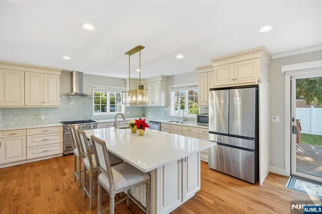$1,850,000 | 364 West Clinton Avenue, Tenafly, NJ 07670