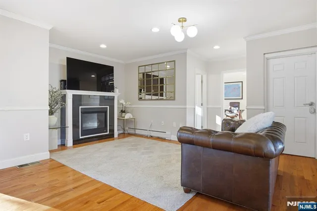 $1,850,000 | 364 West Clinton Avenue, Tenafly, NJ 07670