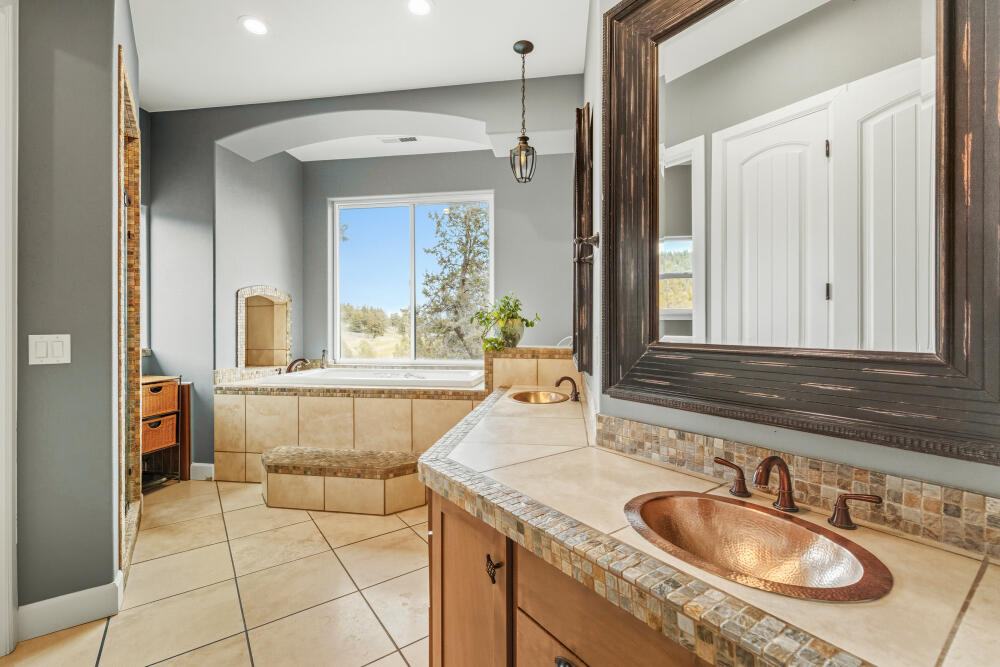 6447 Jake Road Klamath Falls, OR 97601 - Photo 29 of 59