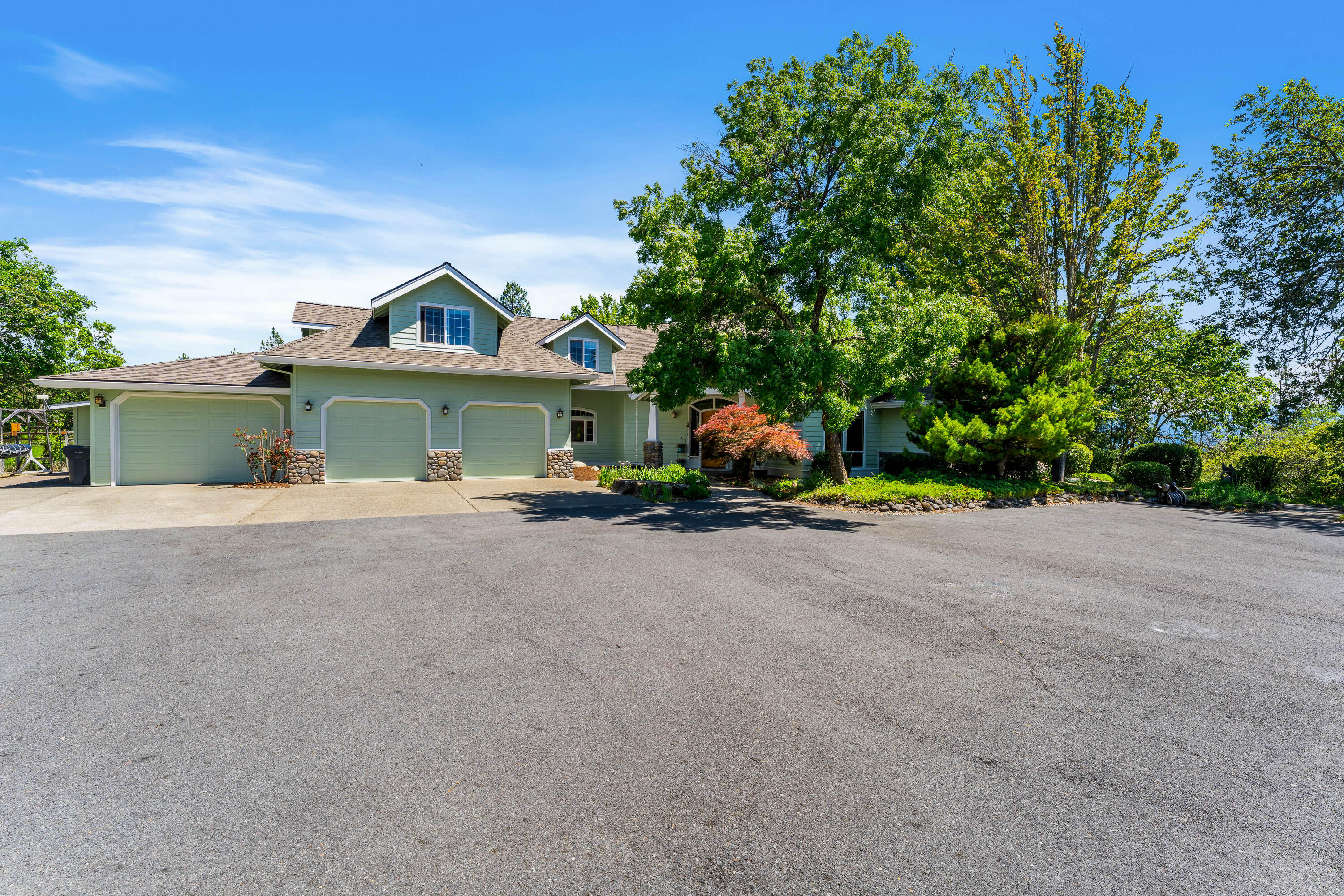 1117 Peco Road Grants Pass, OR 97526 - Photo 39 of 75 EXT (2 of 31)
