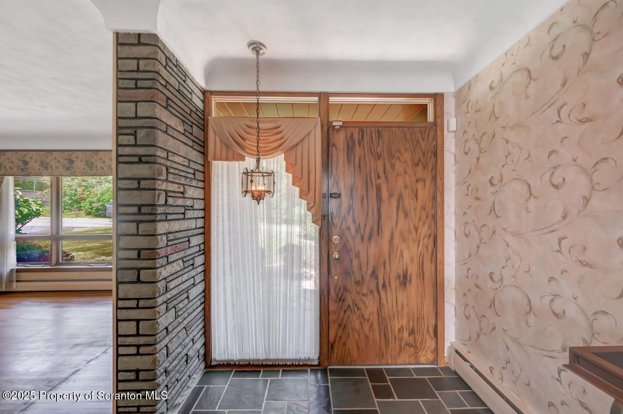 446 Kennedy Drive Archbald, PA 18403 - Photo 11 of 78 446 Kennedy Dr 09 Large