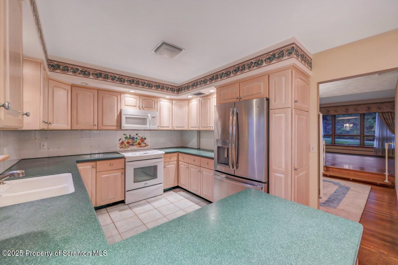 446 Kennedy Drive Archbald, PA 18403 - Photo 19 of 78 446 Kennedy Dr 17 Large