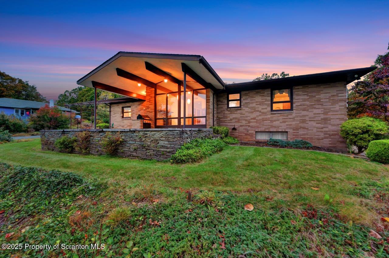 446 Kennedy Drive Archbald, PA 18403 - Photo 5 of 78 446 Kennedy Dr 03 Dusk Large