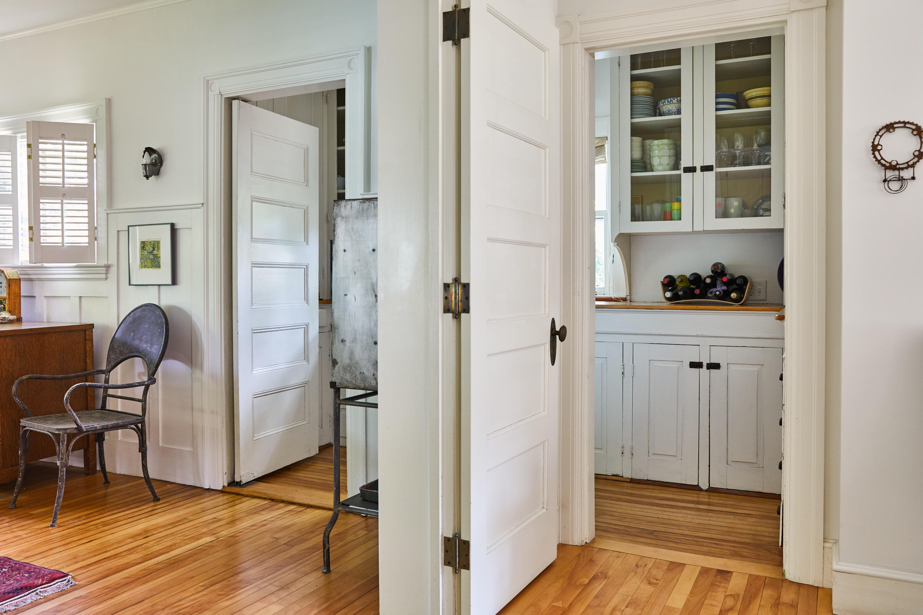 8 Mountain View Road Cape Elizabeth, ME 04107 - Photo 28 of 47 8 Mountain View kitchen to dr and pantry