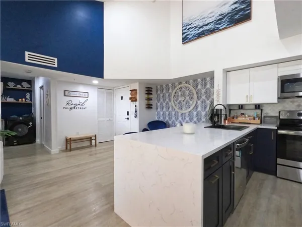 $3,100 | 1160 Wildwood Lakes Boulevard, Unit 304, Naples, FL 34104