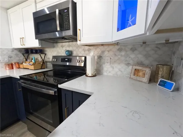 $3,100 | 1160 Wildwood Lakes Boulevard, Unit 304, Naples, FL 34104