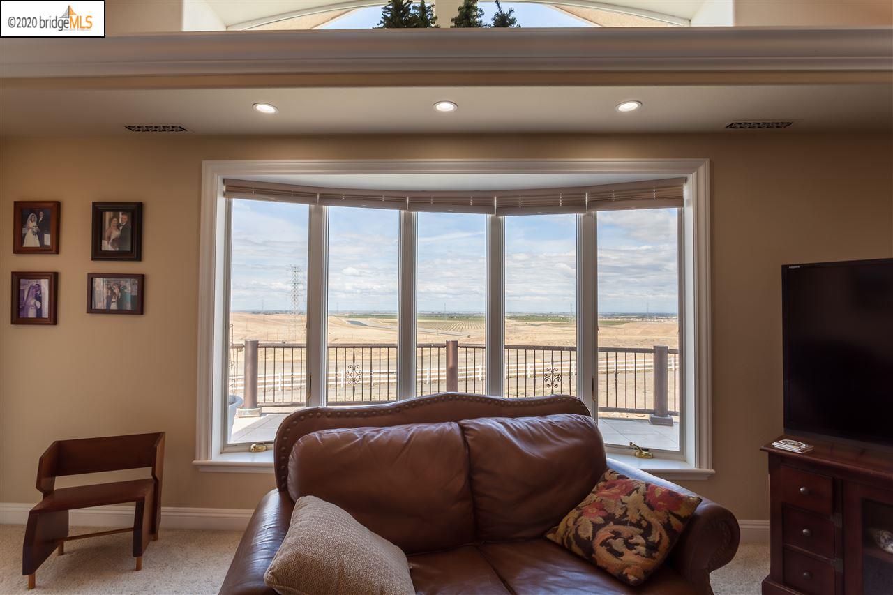 16562 West Grant Line Road Tracy, CA 95391 - Photo 11 of 39