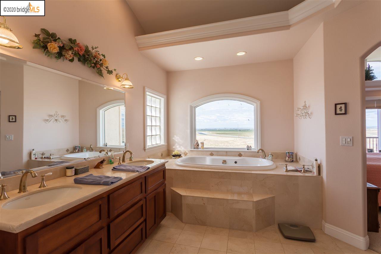 16562 West Grant Line Road Tracy, CA 95391 - Photo 17 of 39