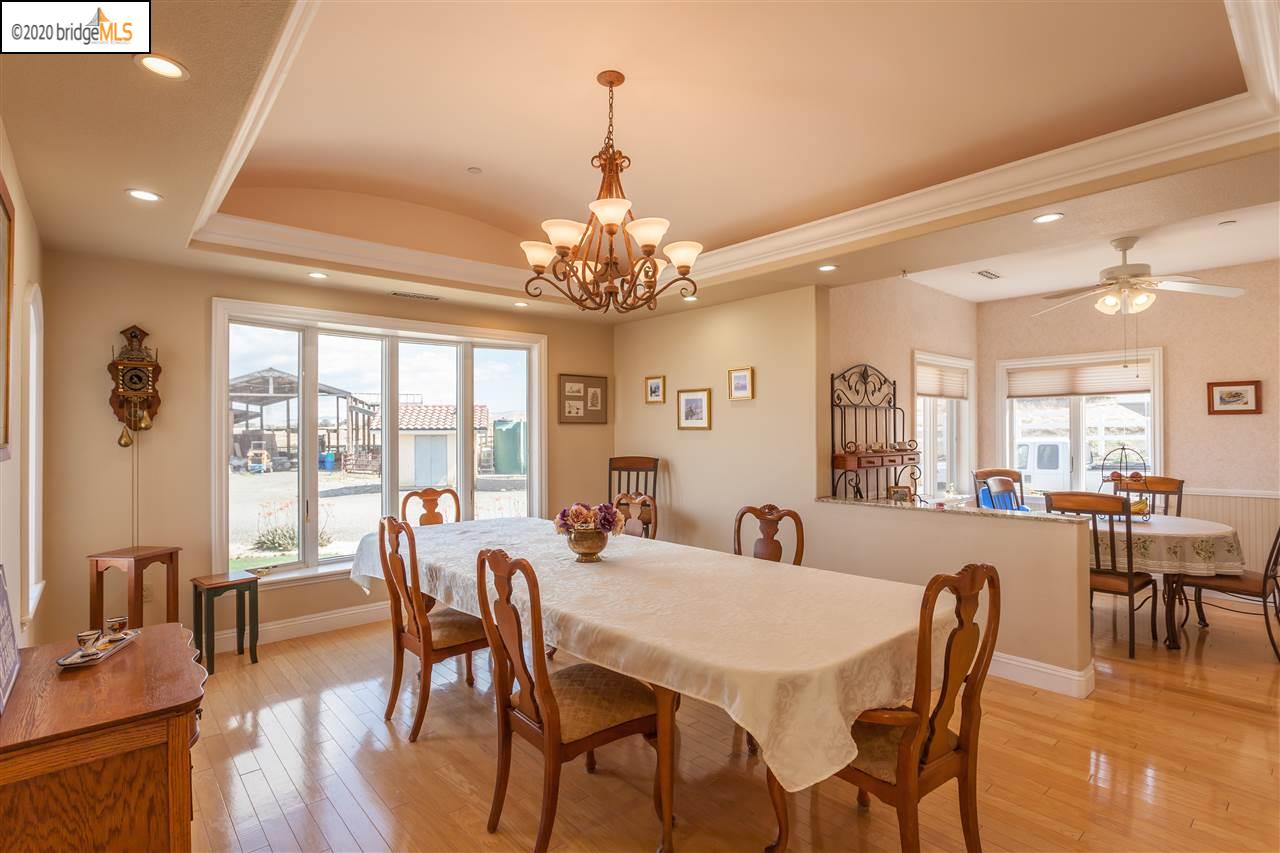 16562 West Grant Line Road Tracy, CA 95391 - Photo 5 of 39