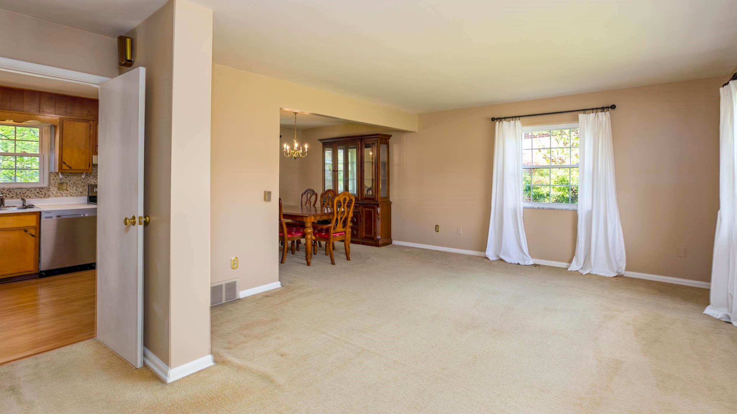 589 Tallwood Road Huntington, WV 25705 - Photo 5 of 32 Gallery Image 5