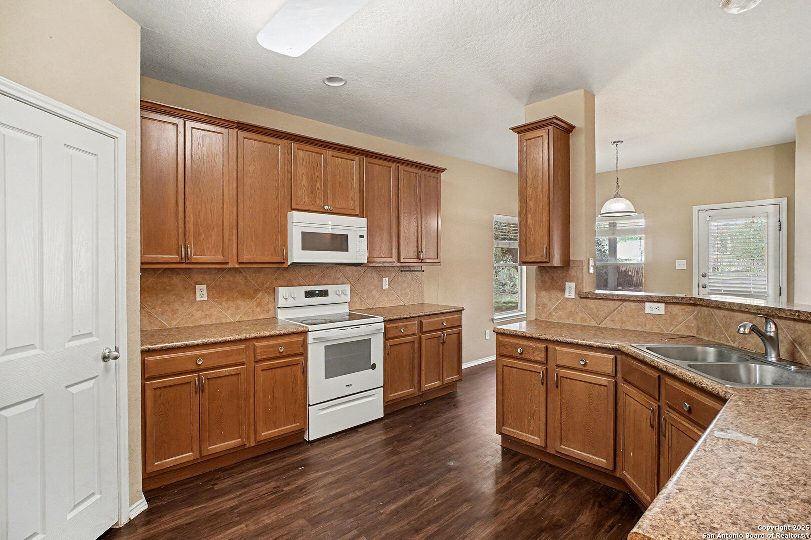 3622 Melody Converse, TX 78109 - Photo 12 of 28