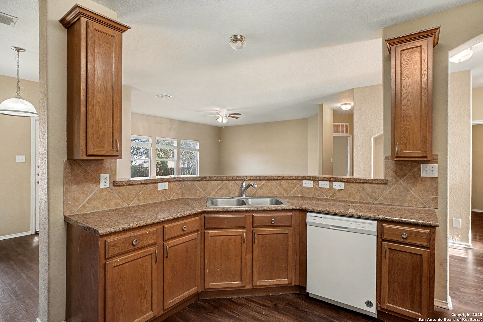 3622 Melody Converse, TX 78109 - Photo 13 of 28