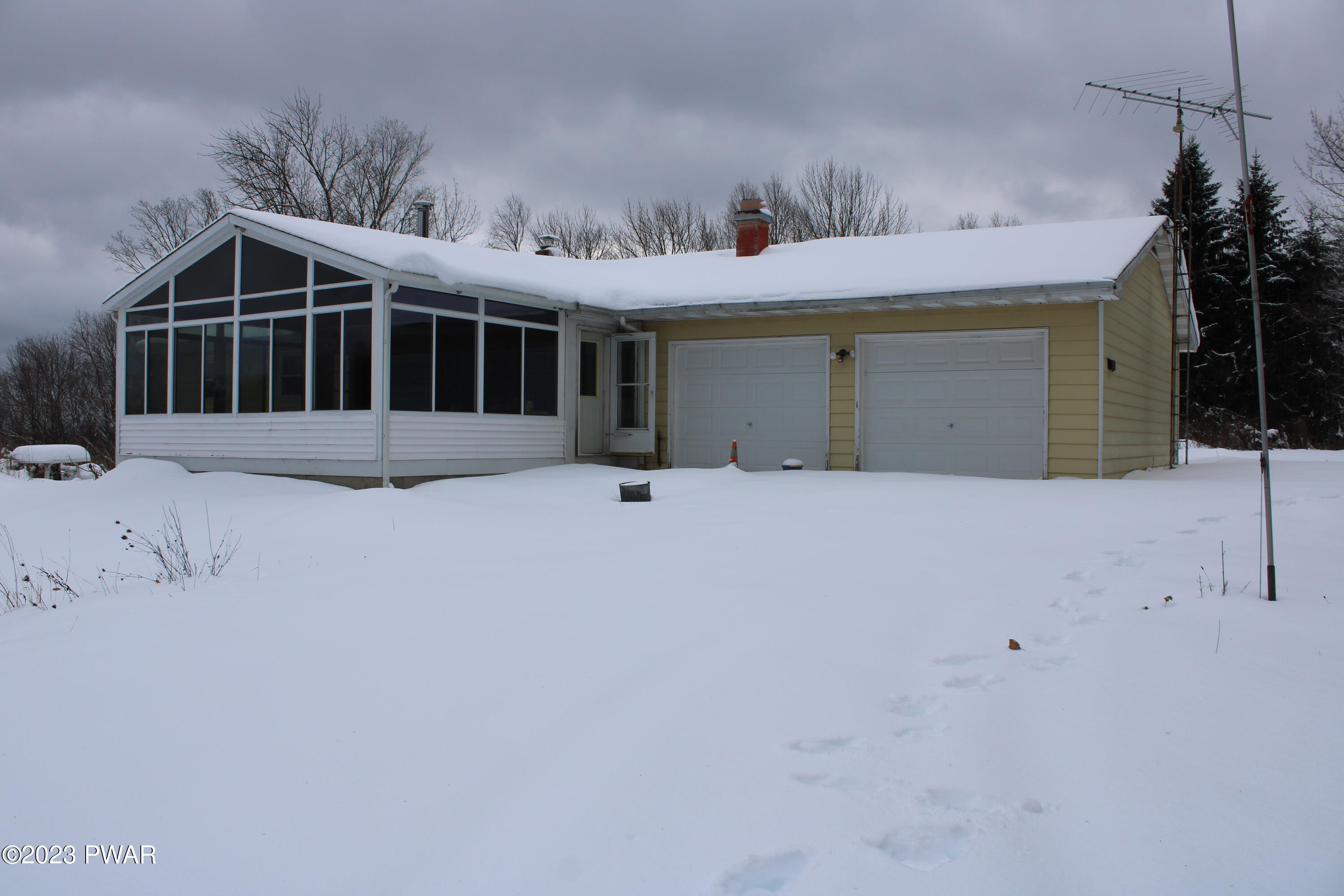 140 Rainbow Road Lakewood, PA 18439 - Photo 1 of 4 Front