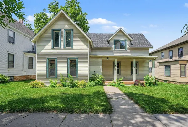 $295,000 | 816 West 5th Street, Red Wing, MN 55066