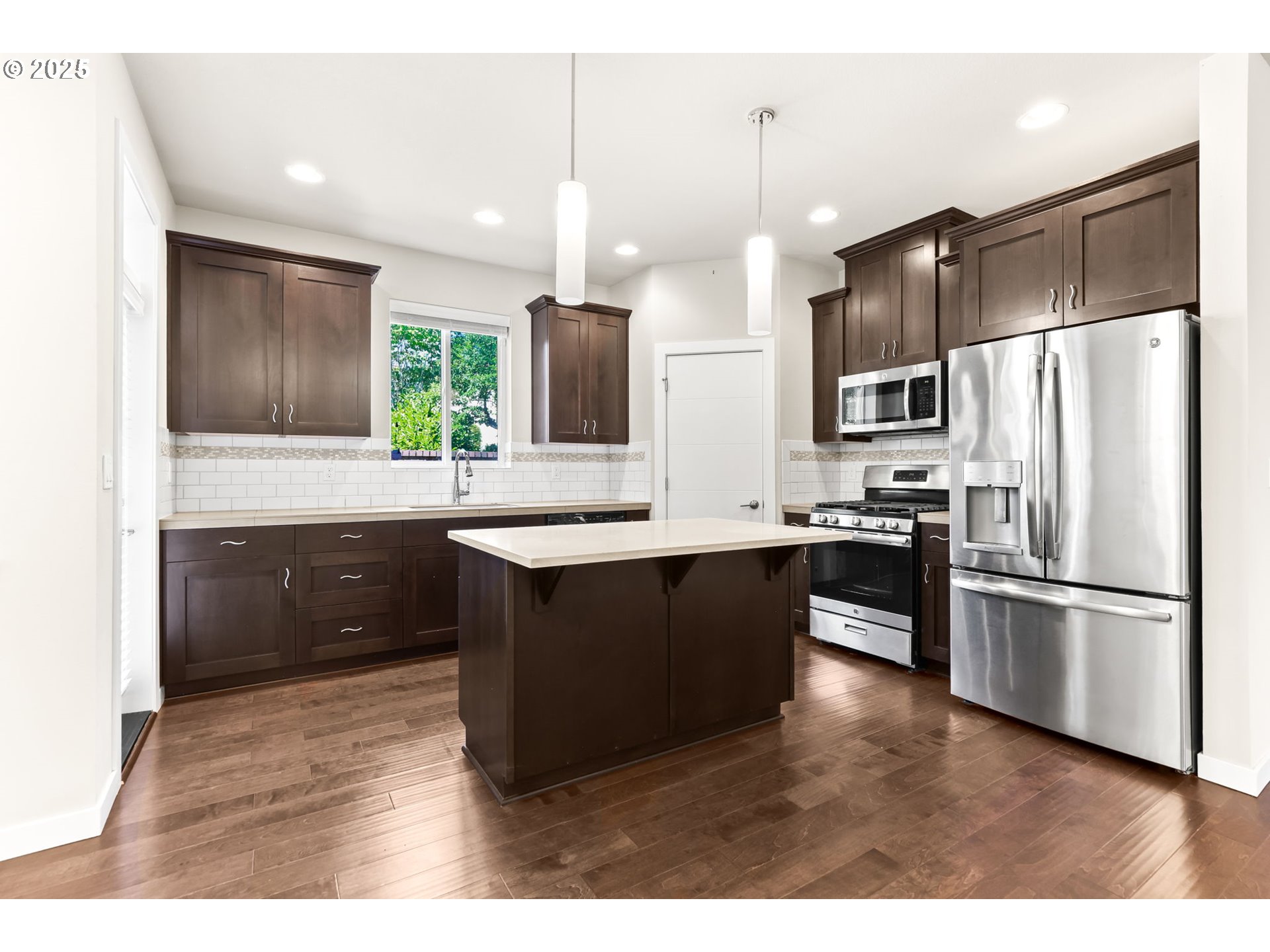 782 Pebblestone Lane Beaverton, OR 97006 - Photo 8 of 36