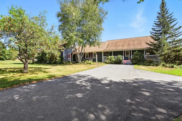 $849,900 | 109 Old Center Road, Deerfield, NH 03037