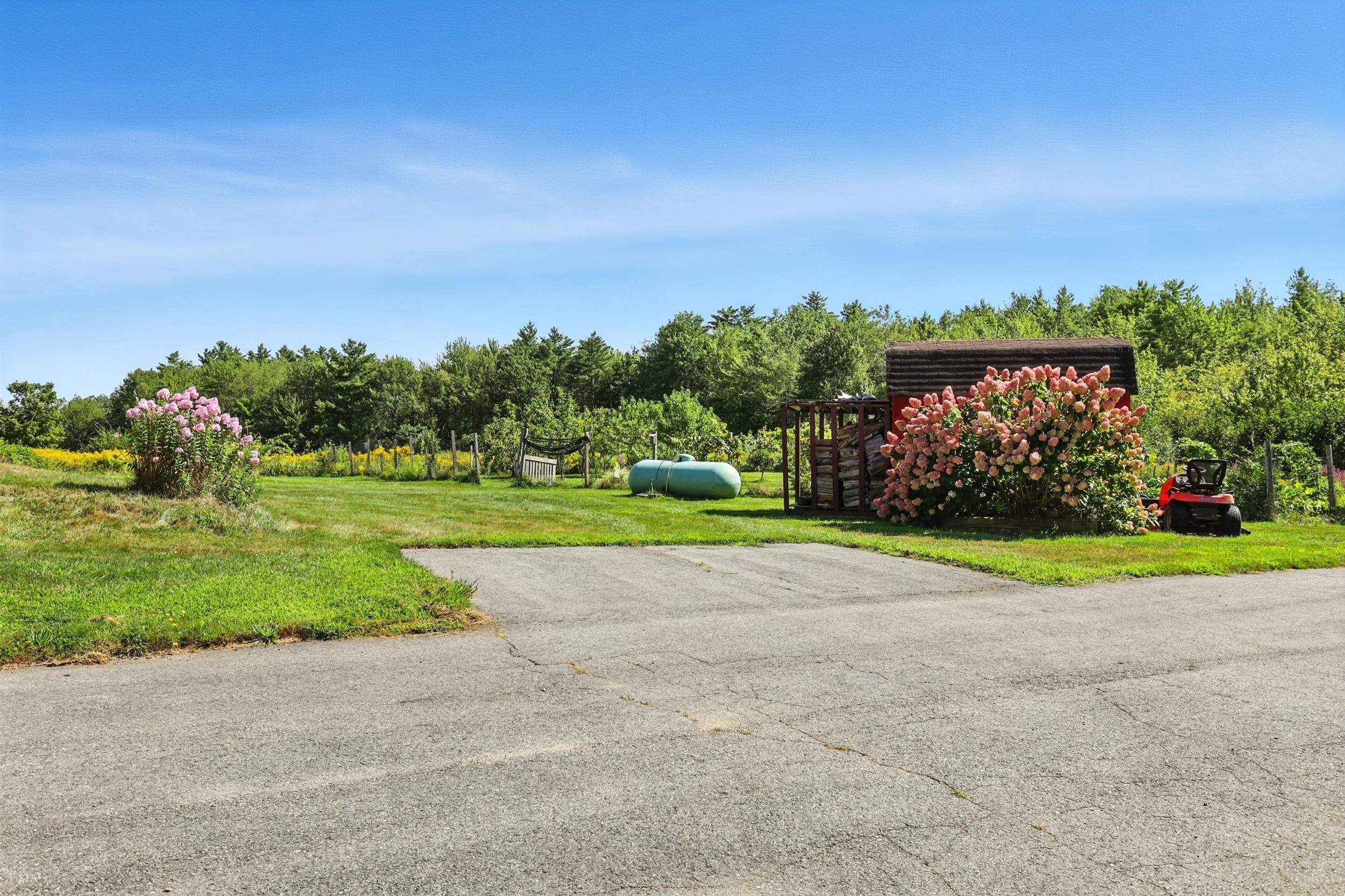 109 Old Center Road Deerfield, NH 03037 - Photo 43 of 60