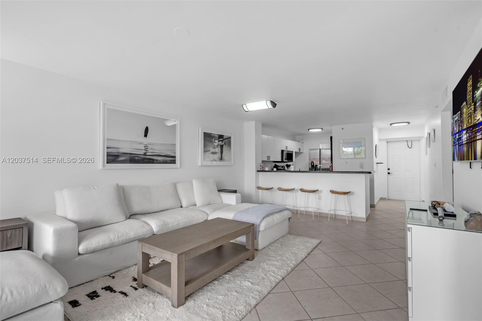 1401 Bay Road, Unit 409 Miami Beach, FL 33139 - Photo 4 of 26 Gallery Image 4